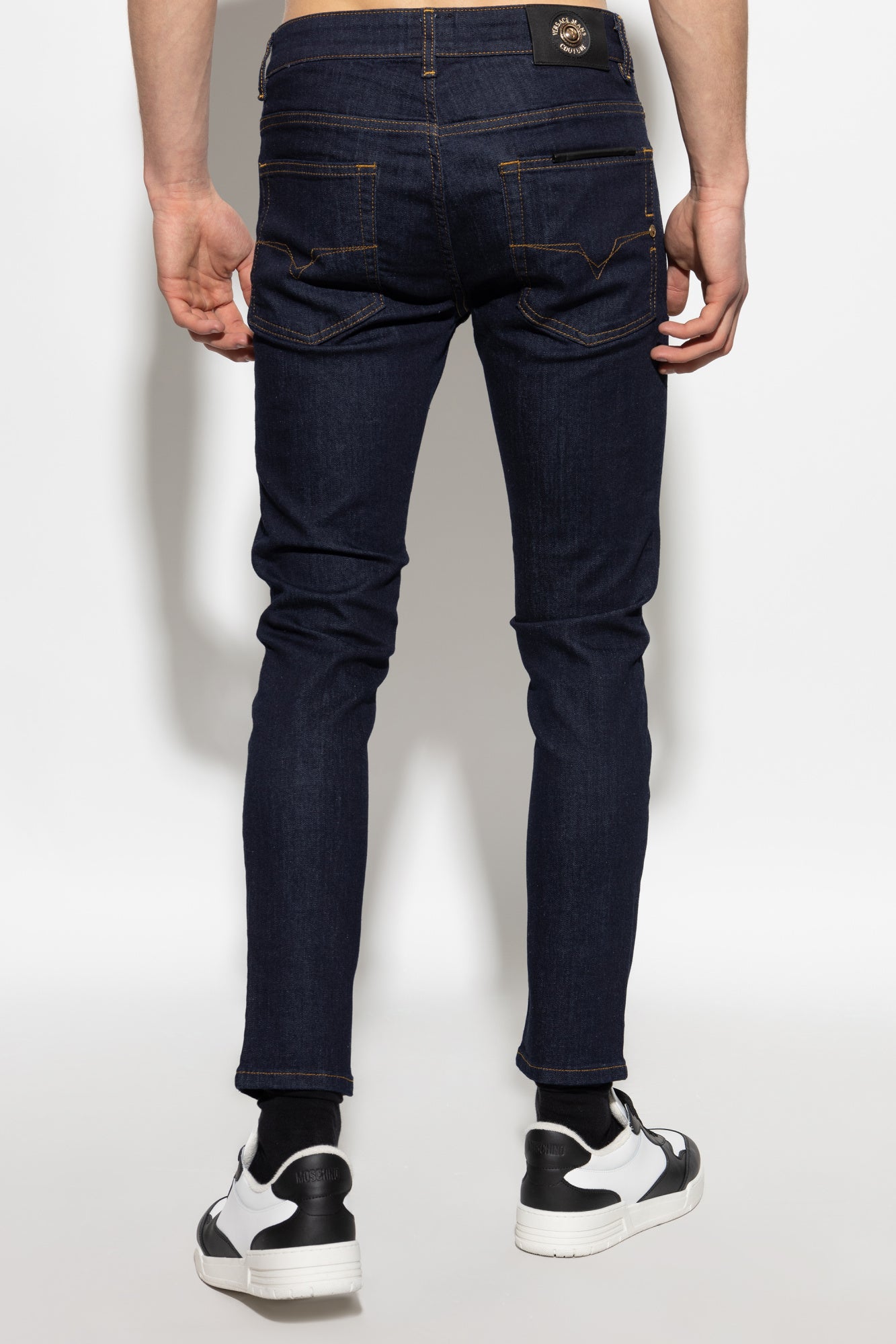 VERSACE JEANS COUTURE 牛仔裤