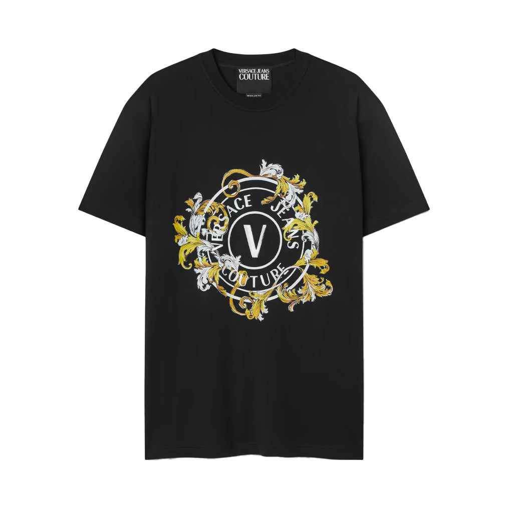 Versace Jeans Couture V-Emblem Regular-Fit T-Shirt in black and gold, featuring a bold Outline Barocco motif and signature V-Emblem logo. Designed for casual luxury, available at Lestyle Boutique.