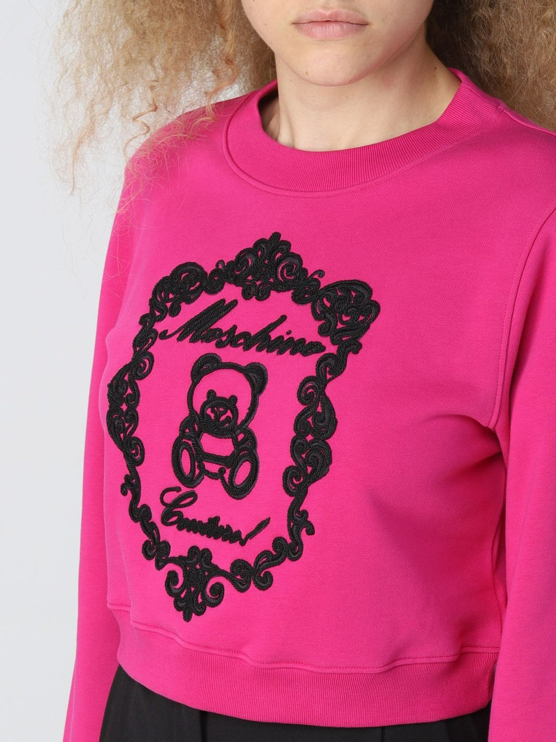 ÁO NỈ MOSCHINO