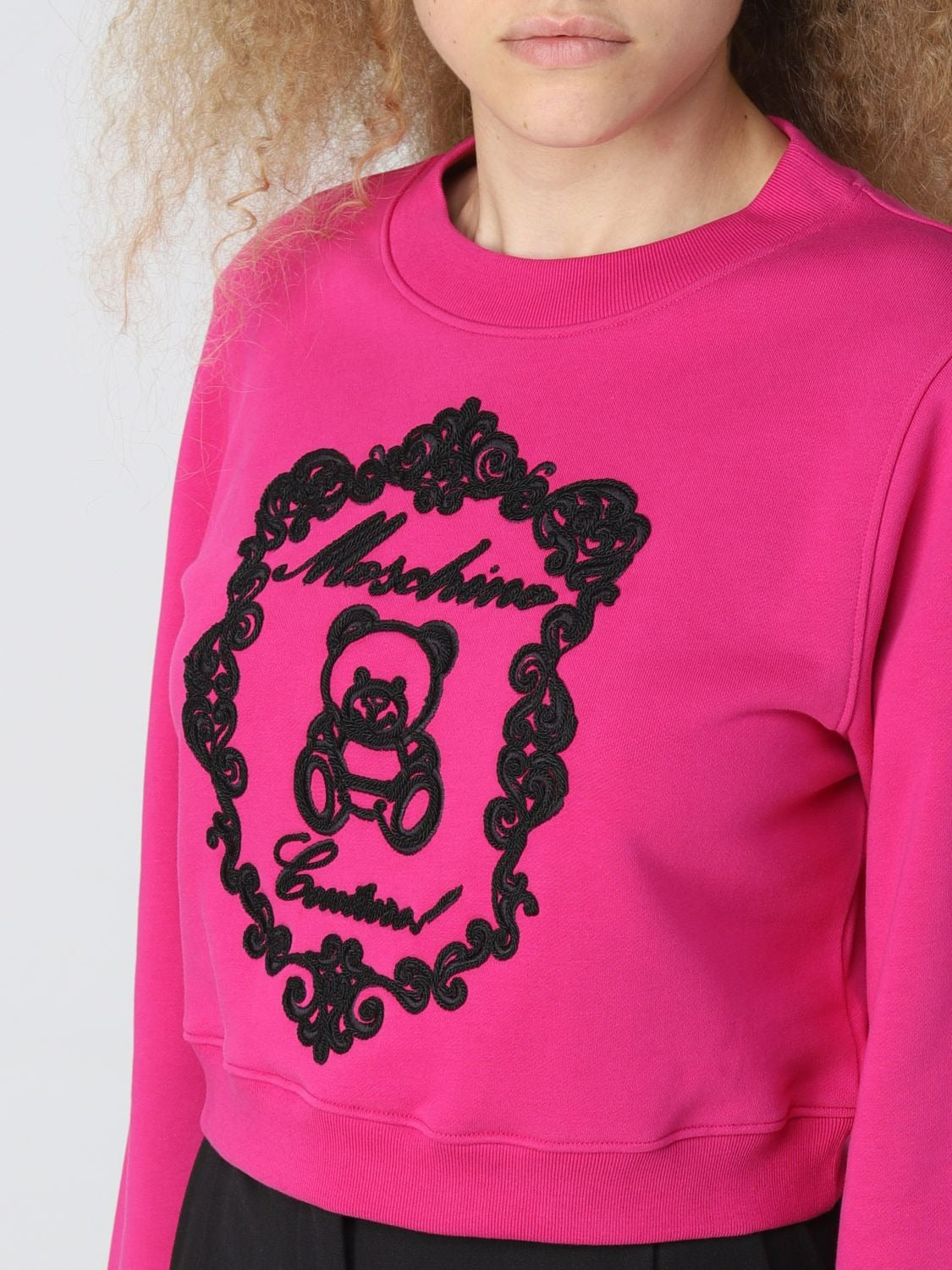 ÁO NỈ MOSCHINO