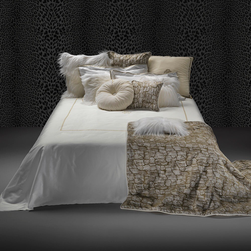 Roberto Cavalli bed set with luxurious design and 100% cotton. Available at Lestyle Boutique Melbourne